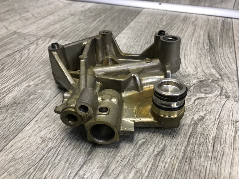 Кронштейн правый MAZDA CX-9 06-16 Внедорожник 3.7 CA Кронштейн правый MAZDA CX-9 06-16 Внедорожник 3.7 CA