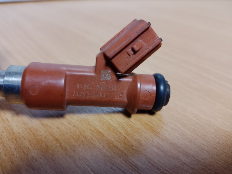 Форсунка топливная RX300/330/350/400 03-09