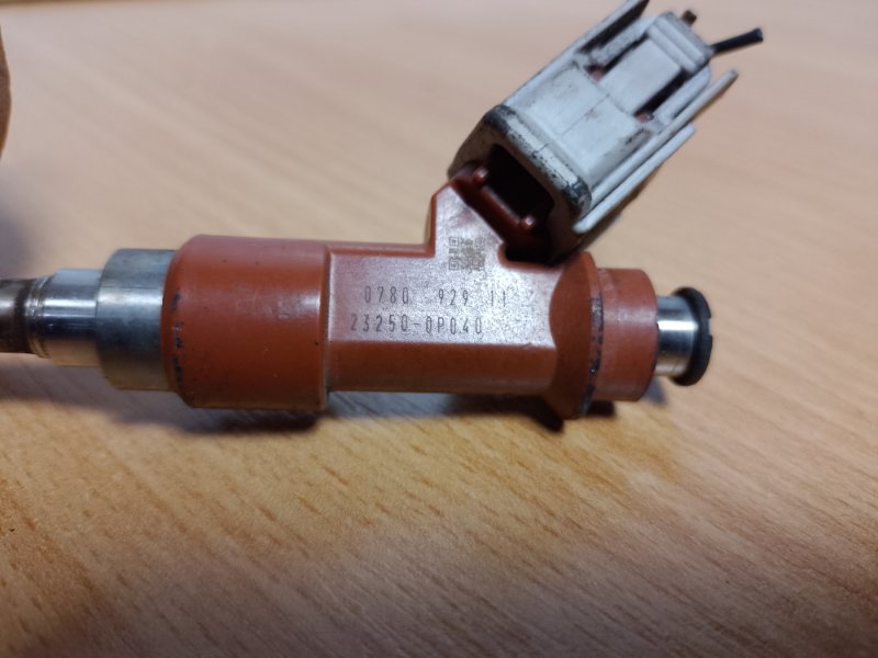 Форсунка топливная SIENNA 11-16 2014 GSL30 3.5 2GR-FE Форсунка топливная SIENNA 11-16 2014 GSL30 3.5 2GR-FE