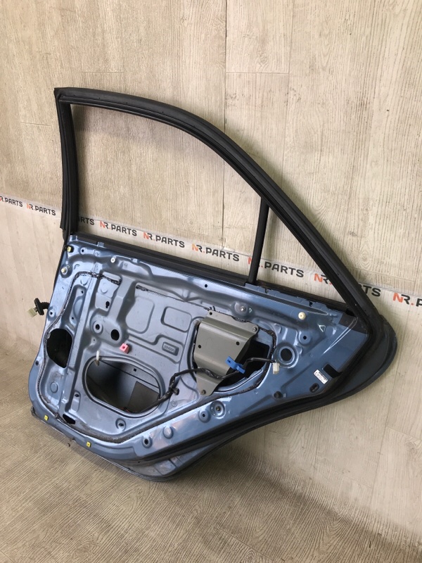 Дверь задняя правая CAMRY 30 02-06 2002 3.0 1MZFE