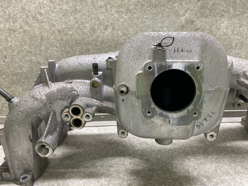 Коллектор впускной FORESTER SG 02-07 2005 2.5 EJ253
