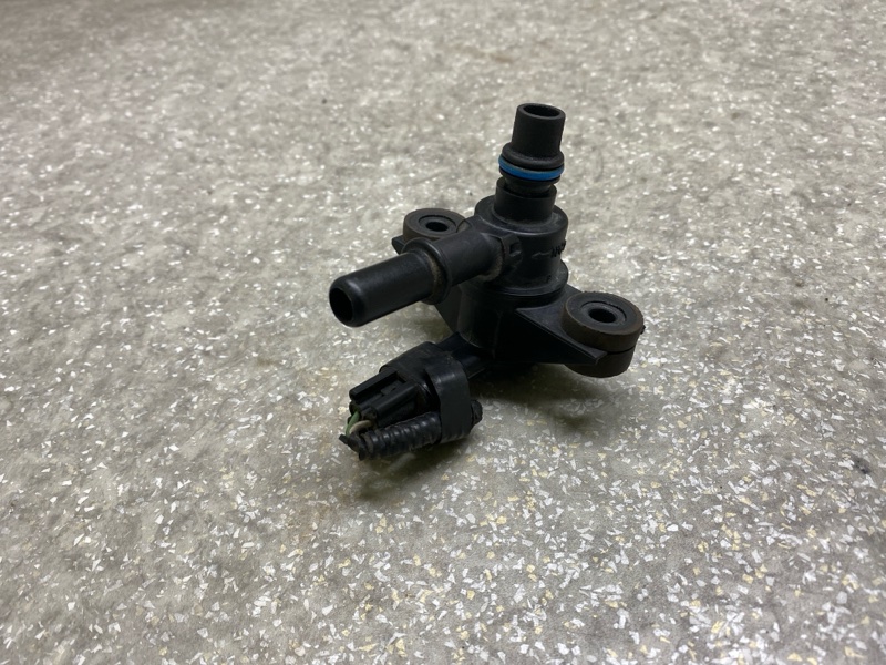 Клапан вентиляции топливного бака FORD ESCAPE 12-19 2.0 HDTX 9U5Z-9C915-J Б/У