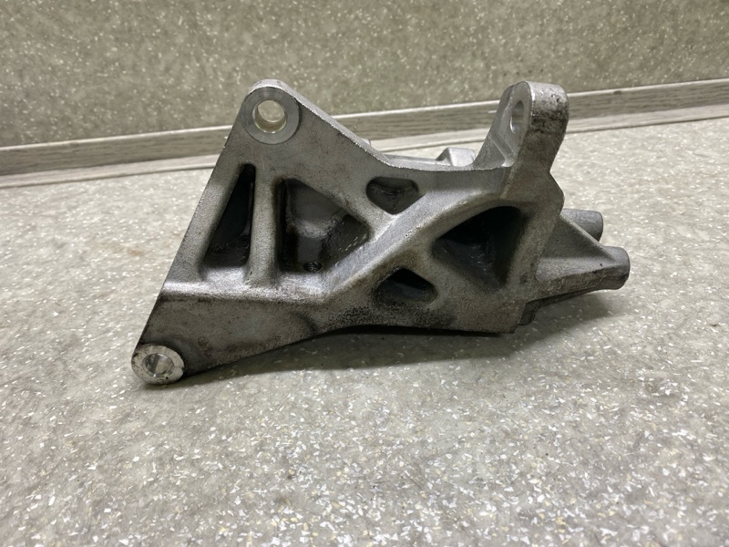 Кронштейн компрессора кондиционера SUBARU FORESTER SH 07-12 2.0 EJ204