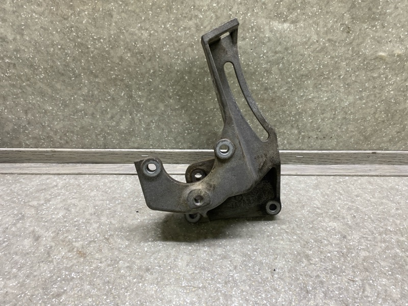 Кронштейн насоса ГУР SUBARU FORESTER SG 02-07 2005 2.5 EJ253 22870AA110 Б/У