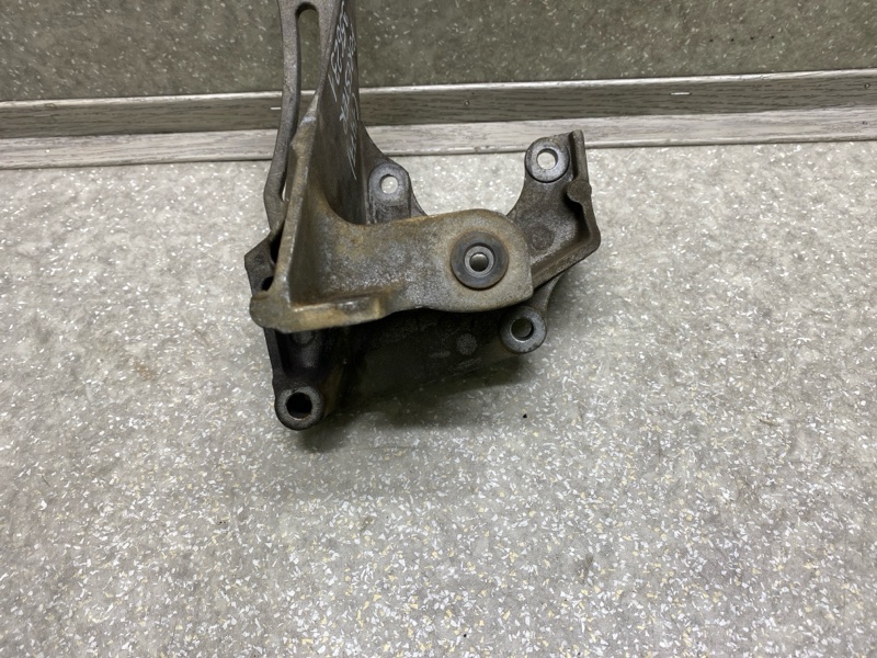 Кронштейн насоса ГУР SUBARU FORESTER SG 02-07 2.5 EJ253