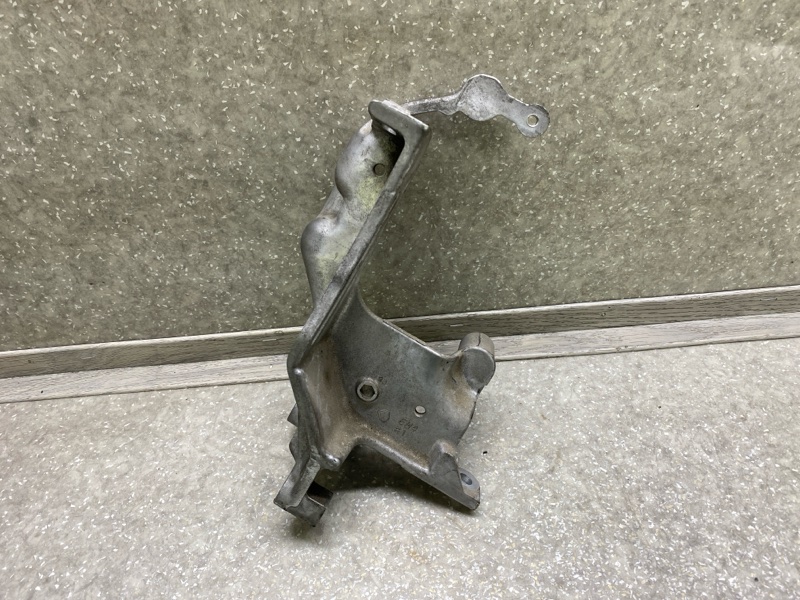 Кронштейн генератора FORESTER SH 07-12 2.0 EJ204