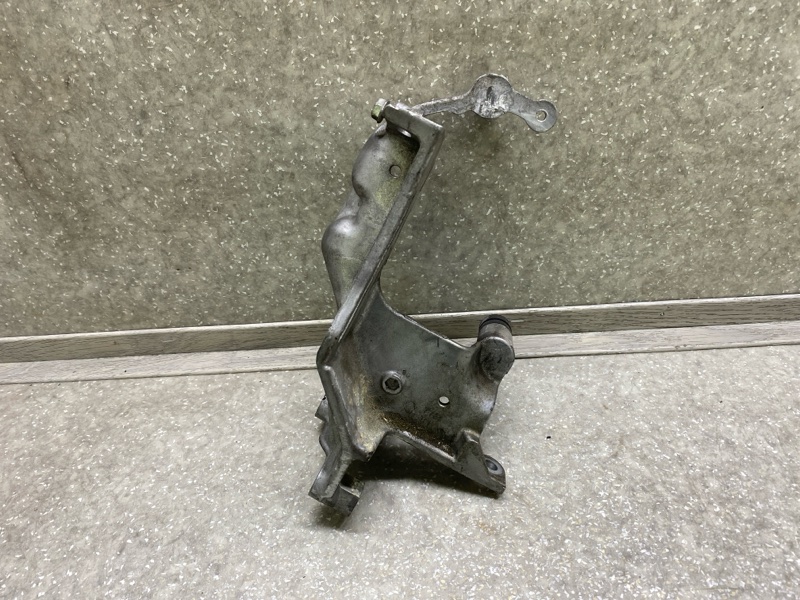 Кронштейн генератора FORESTER SH 07-12 2.0 EJ204