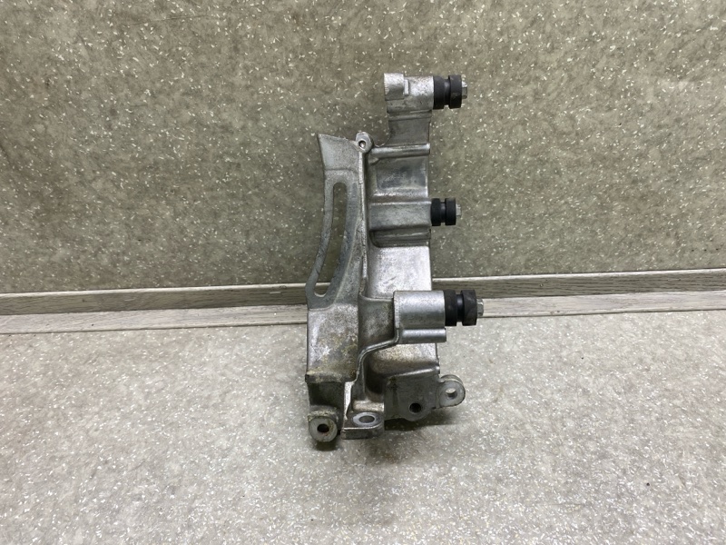 Кронштейн генератора FORESTER SH 07-12 2.0 EJ204