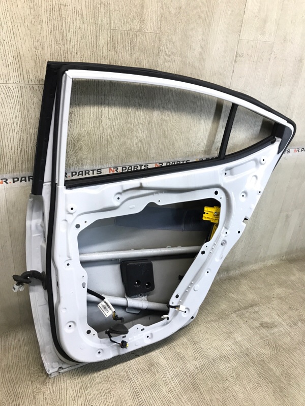 Дверь задняя правая ELANTRA AD 16- 2016 2.0 G4NH