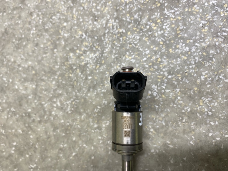 Форсунка топливная FORD FOCUS 10-18 2.0