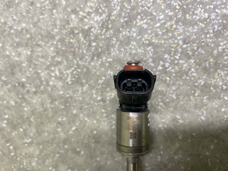 Форсунка топливная FORD FOCUS 10-18 2.0