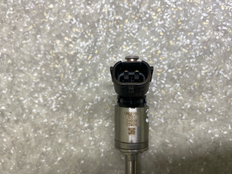 Форсунка топливная FORD FOCUS 10-18 2.0