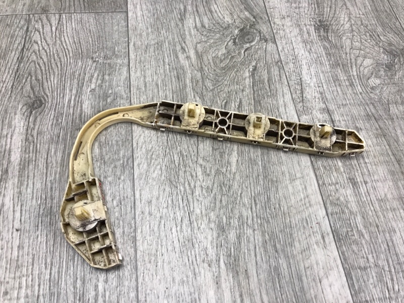 Кронштейн заднего бампера правый ROGUE 08-15 2010 2.5 QR25DE