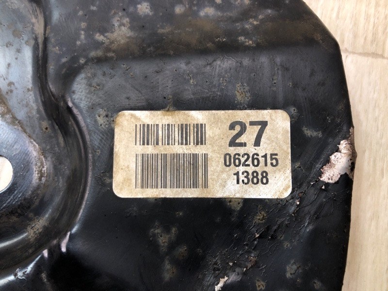 Защита тормозного диска передняя левая TOYOTA TACOMA 05-15 4.0 1GRFE