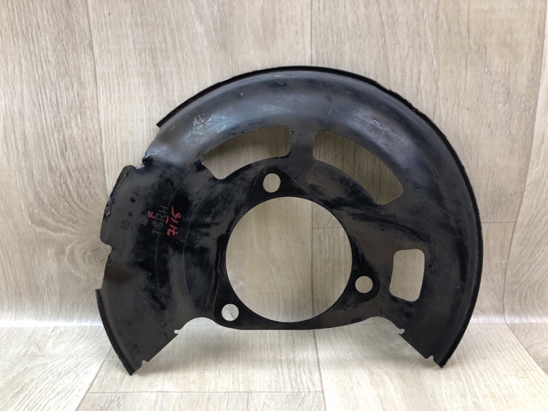 Защита тормозного диска передняя правая CRUZE 15- 2016 1.4T LE2 Защита тормозного диска передняя правая CRUZE 15- 2016 1.4T LE2