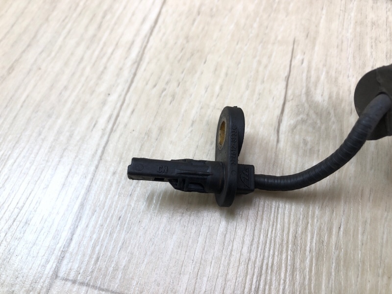 Датчик ABS передний левый ACCORD CU8 / TSX 08-14 2010 2.4 K24Z3