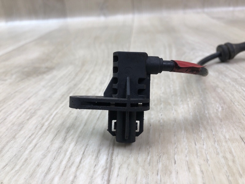 Датчик ABS передний правый ACCENT RB 10- 2014 1.6 G4FD Датчик ABS передний правый ACCENT RB 10- 2014 1.6 G4FD