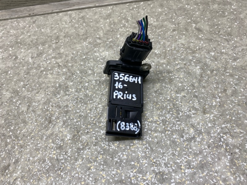 Расходомер воздуха TOYOTA PRIUS 16- 2017 1.8 2ZRFXE 22204-75030 Б/У