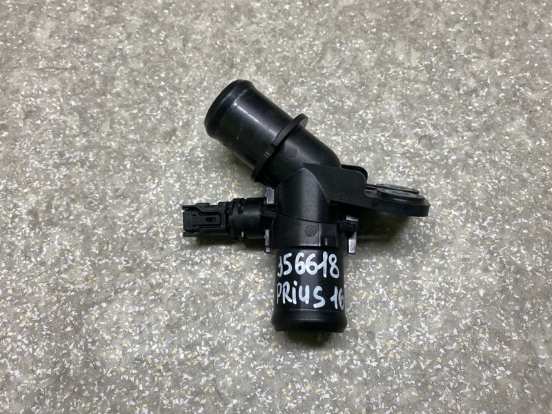 Тройник системы охлаждения TOYOTA PRIUS 16- 2017 1.8 2ZRFXE 16577-37080 Б/У