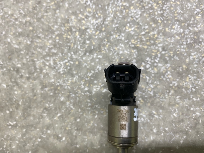 Форсунка топливная FORD FOCUS 10-18 2.0