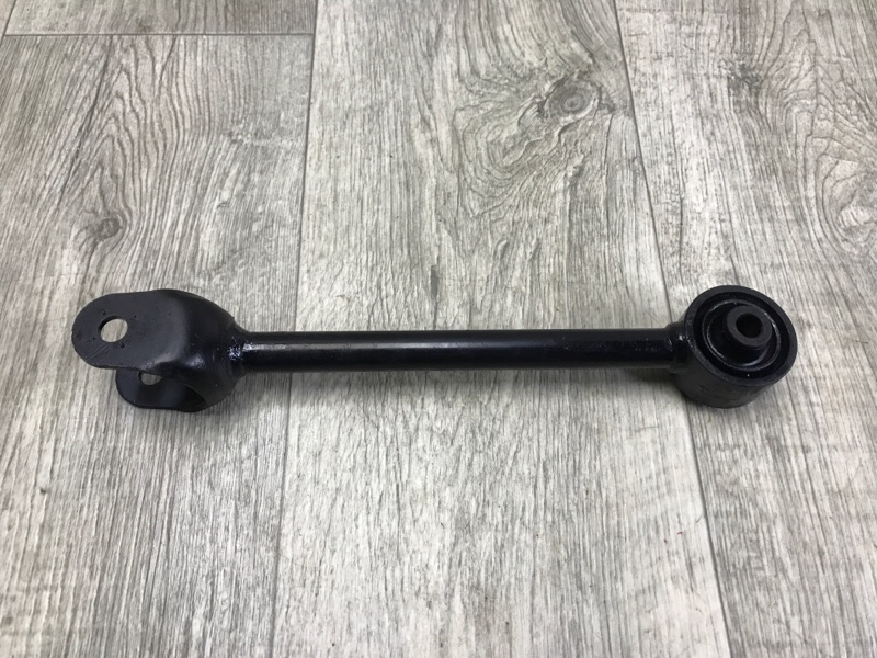 Рычаг задней подвески поперечный PRIUS 16- 2017 1.8 2ZRFXE