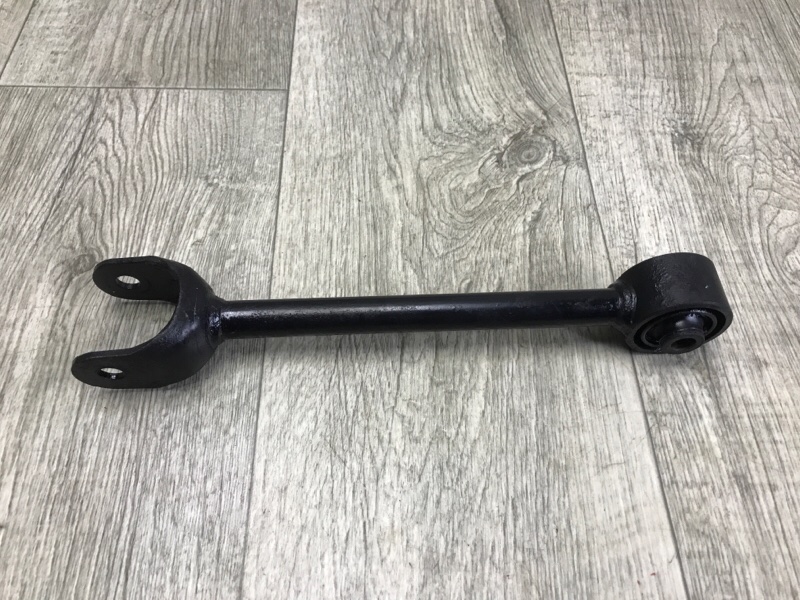 Рычаг задней подвески поперечный TOYOTA PRIUS 16- 1.8 2ZRFXE