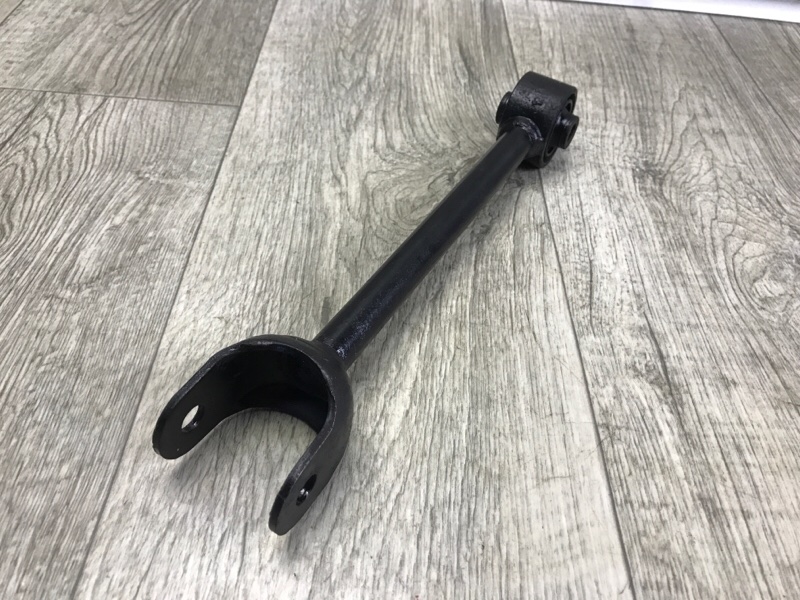 Рычаг задней подвески поперечный PRIUS 16- 2017 1.8 2ZRFXE