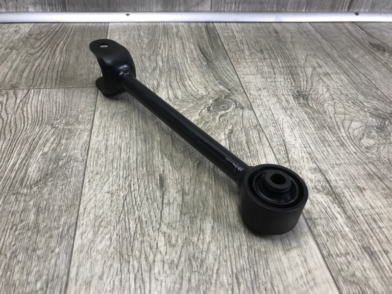 Рычаг задней подвески поперечный PRIUS 16- 2017 1.8 2ZRFXE