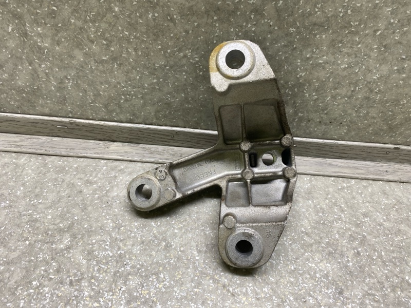 Кронштейн КПП FOCUS 10-18 2.0