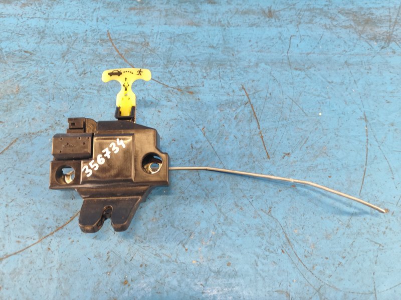 Замок крышки багажника CAMRY 40 06-11