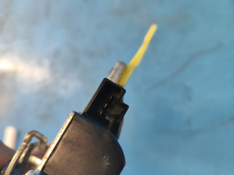 Замок крышки багажника CAMRY 40 06-11