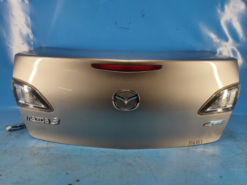Запчасть крышка багажника MAZDA 3 BL 09-13 2013 2.0 PE-VPS BBY4-52-61XD Б/У Крышка багажника MAZDA 3 BL 09-13 2013 2.0 PE-VPS BBY4-52-61XD Б/У