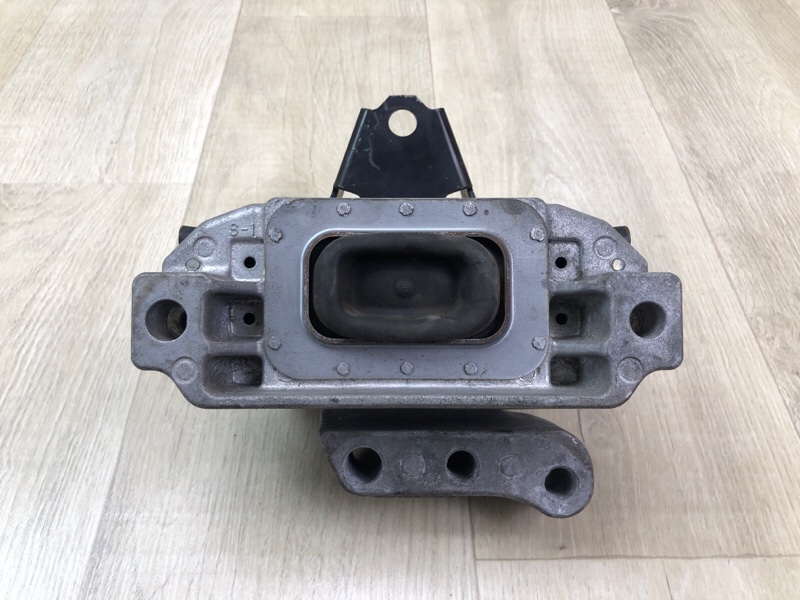 Запчасть подушка двигателя правая MITSUBISHI OUTLANDER GF 12- 2013 2.4 4J12 1091A211 Б/У Подушка двигателя правая MITSUBISHI OUTLANDER GF 12- 2013 2.4 4J12 1091A211 Б/У