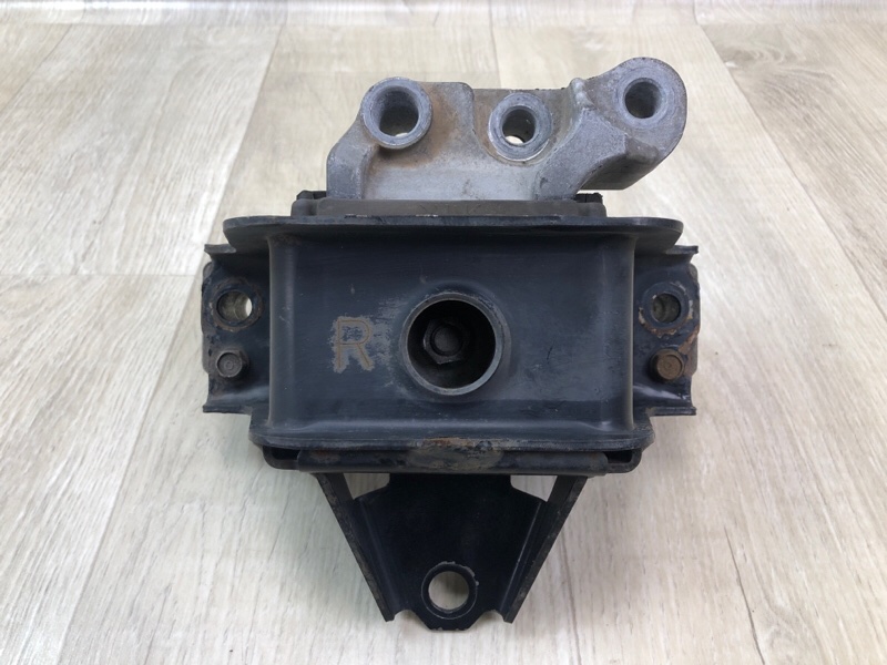 Подушка двигателя правая OUTLANDER GF 12- 2013 2.4 4J12 Подушка двигателя правая OUTLANDER GF 12- 2013 2.4 4J12