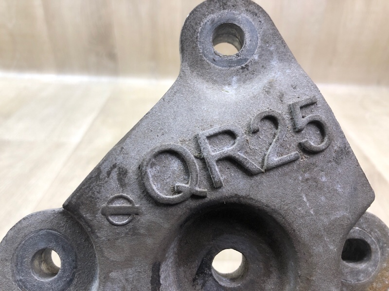 Подушка двигателя правая X-TRAIL/ROGUE T32 13-20 2.5 QR25 Подушка двигателя правая X-TRAIL/ROGUE T32 13-20 2.5 QR25