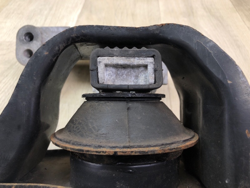 Подушка двигателя правая ROGUE 08-15 2010 2.5 QR25DE Подушка двигателя правая ROGUE 08-15 2010 2.5 QR25DE