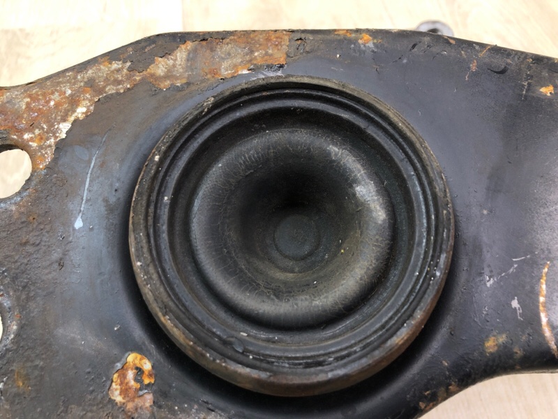 Подушка двигателя правая ROGUE 08-15 2010 2.5 QR25DE Подушка двигателя правая ROGUE 08-15 2010 2.5 QR25DE