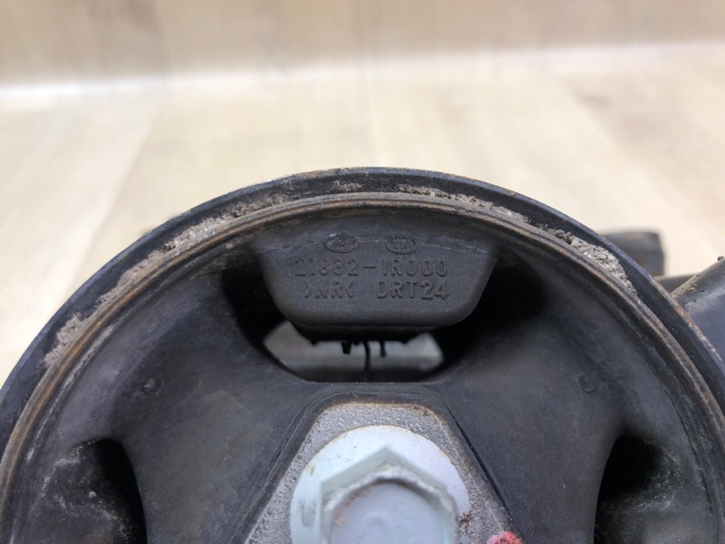 Подушка АКПП левая ACCENT RB 10- 2014 1.6 G4FD Подушка АКПП левая ACCENT RB 10- 2014 1.6 G4FD