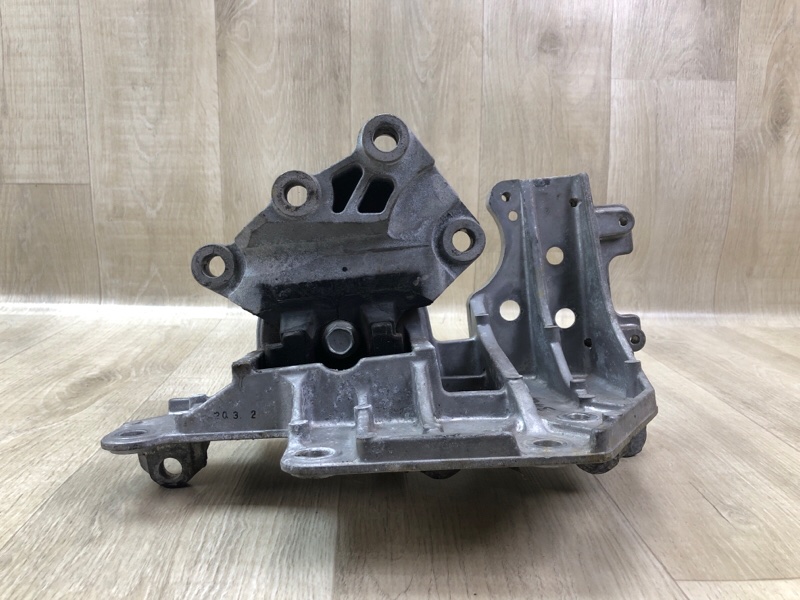 Подушка двигателя левая ROGUE 08-15 2010 2.5 QR25DE Подушка двигателя левая ROGUE 08-15 2010 2.5 QR25DE