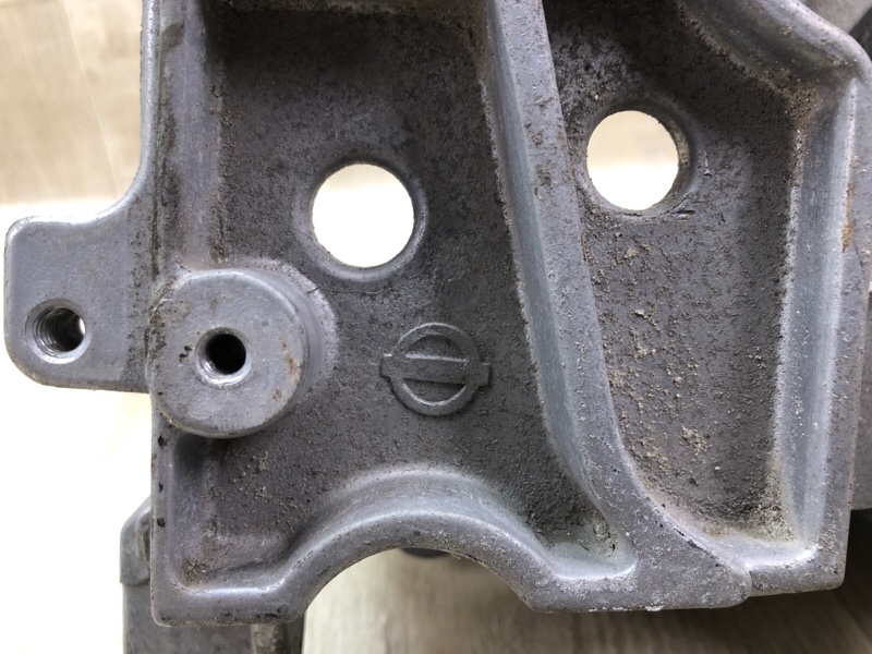 Подушка двигателя левая X-TRAIL/ROGUE T32 13-20