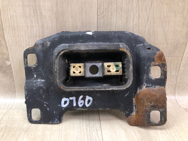 Подушка двигателя верхняя левая FORD FOCUS 10-18 2014 2.0 C20HDEX AV6Z-7M121-A Б/У