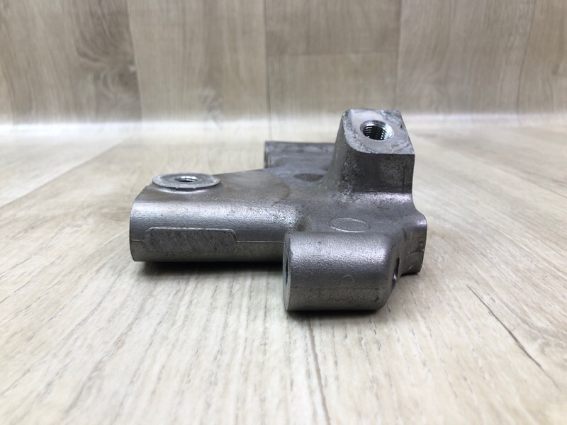 Кронштейн двигателя правый CAMRY 40 06-11 2007 3.5 2GR-FE