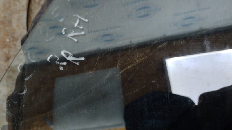 Стекло двери заднее правое MAZDA 626 GE 91-97