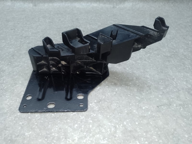 Кронштейн переднего бампера (под фарой) правый INFINITI FX/QX70 S51 08-17 3.5 VQ35HR