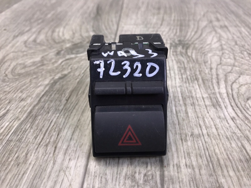 Кнопка аварийной сигнализации TOYOTA CAMRY 40 06-11 84332-06100-B1 Б/У