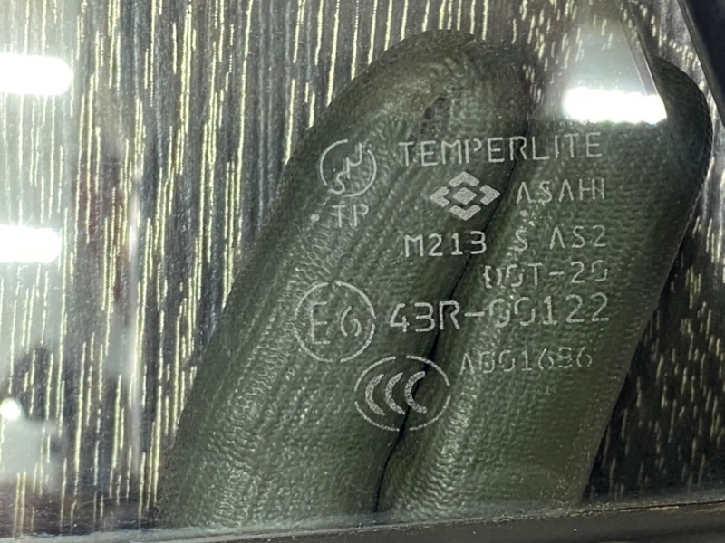 Стекло двери глухое заднее правое SUZUKI GRAND VITARA 05-15