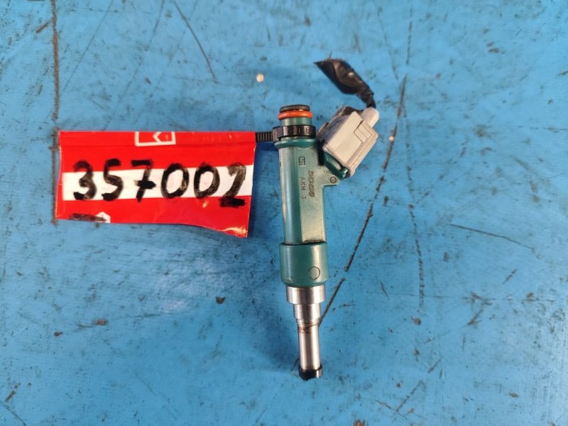 Форсунка топливная TOYOTA PRIUS - 30 09-17 23250-37021 Б/У