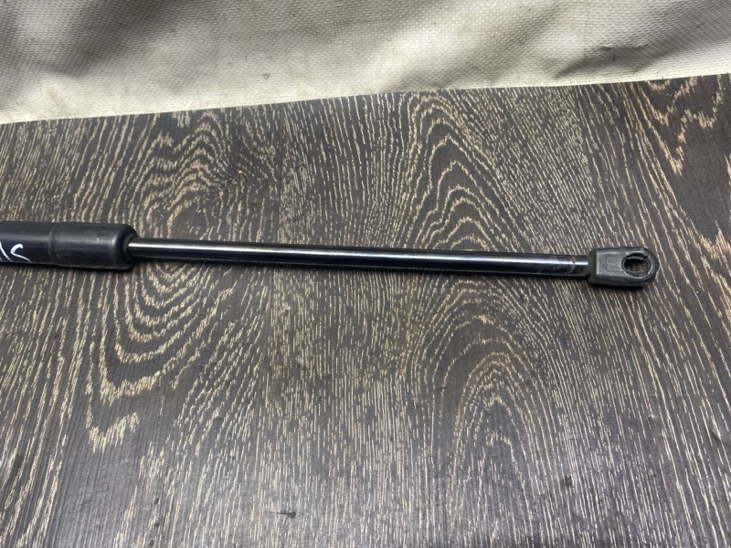 Амортизатор крышки багажника TOYOTA SIENNA 03-10 GSL20 3.5 2GR-FE Амортизатор крышки багажника TOYOTA SIENNA 03-10 GSL20 3.5 2GR-FE