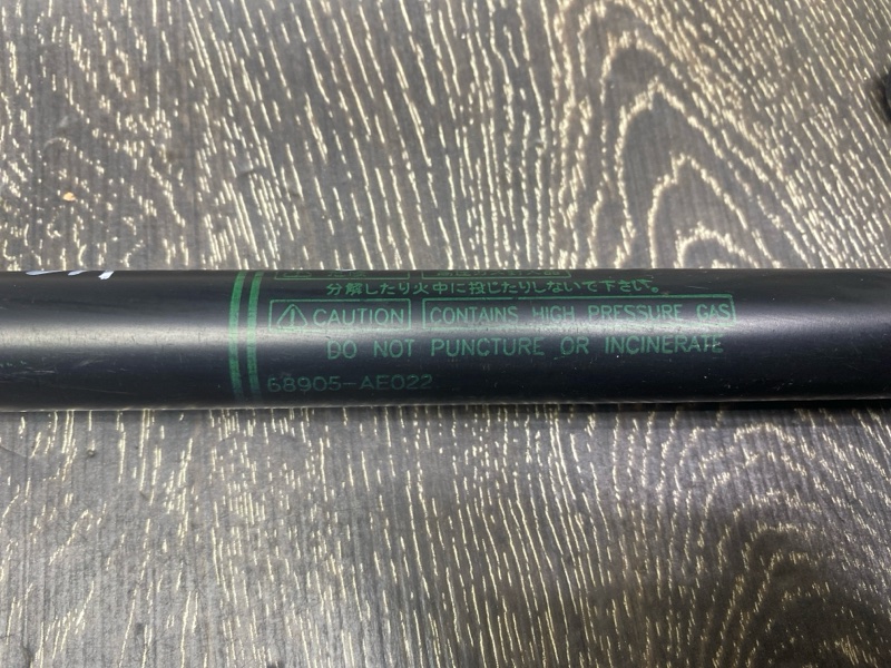 Амортизатор крышки багажника SIENNA 03-10 2009 GSL20 3.5 2GR-FE Амортизатор крышки багажника SIENNA 03-10 2009 GSL20 3.5 2GR-FE