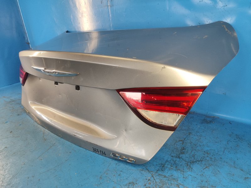 Крышка багажника CHRYSLER 200 14-16